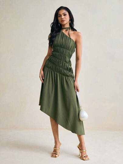 TSS Robe mi-longue asymétrique évasée à col ras-du-cou et à lacets, vert kaki, style bohème pour femmes de créateur. Robe d'été ou de vacances, de soirée ou de rave