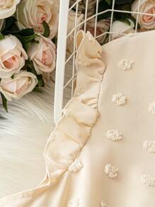 SHEIN Clasi 大码女式纯色 V 领荷叶边盖袖衬衫 - 杏色 - 查看 3