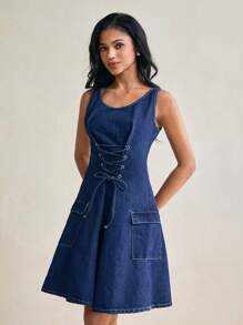 Nazario Vestido de Denim com Decote Redondo, Bainha Flangeada e Cadarço Frontal, Bolsos com Remendos, Vestido Denim Casual Diário, Vestido de Formatura, Para Rave - Lavagem escura - Visão 7
