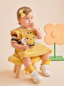 SHEIN Conjunto de 3 piezas para bebé niña (0-3 años): Mono casual con estampado de abeja y rayas, vestido babero, diadema - Amarillo - Ver 4