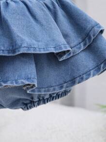 SHEIN 嬰兒女寶寶荷葉邊三角牛仔短褲，春夏季使用，採用柔軟舒適的水洗輕質材料 - 淺色水洗藍 - 查看 3
