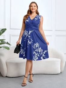 SHEIN Clasi Plus-Size Floral Printed Pleated Dress Blue Dress - Blue - View 4