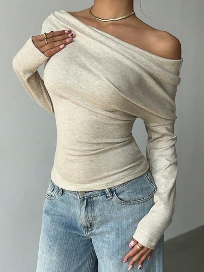 Aloruh Camiseta casual asimétrica de hombro para mujeres, camiseta de punto de unicolor con nudo trenzado para uso diario, ir y venir, hogar, superposición, manga larga