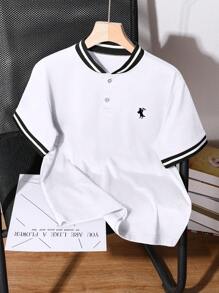 SHEIN Mirajuku 青少年男孩休闲时尚马匹印花罗纹领短袖 Polo 衫 - 白色 - 查看 3