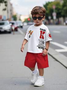 SHEIN 2 Stücke/Set Kleinkind Jungen Ramadan Lässig Street Buchstaben Patch Muster Basketball Thema Rundhals T-Shirt + mintgrüne leichte Shorts Sport Outfit