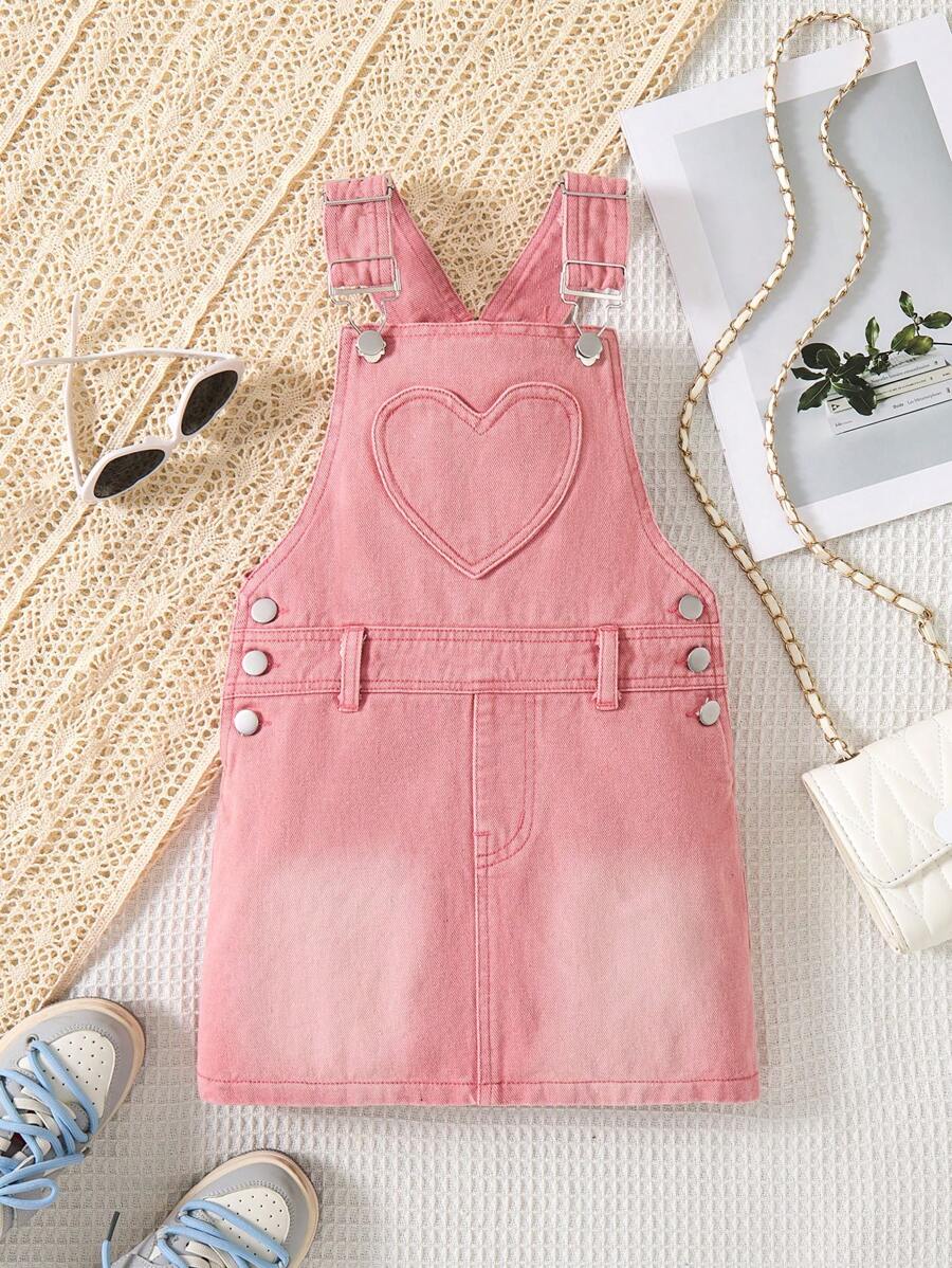 年轻女孩牛仔工装裤连衣裙，粉色无袖休闲时尚连衣裙