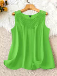 SHEIN LUNE Plus Size Simple Solid Color Lace Patchwork Hollow Round Neck Sleeveless Tank Top - Green - View 1