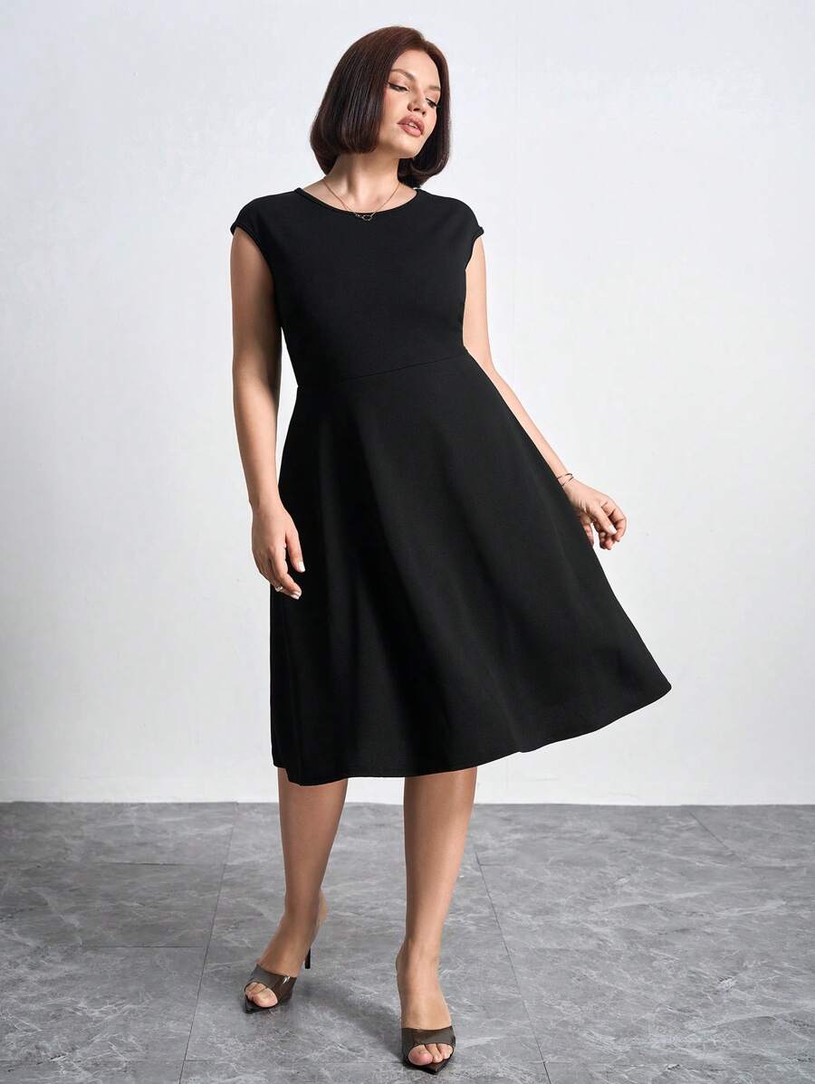 Chikora Vestido de unicolor de cuello redondo talla grande, atuendos de oficina para mujeres - Negro - Ver 1