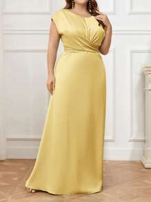 SHEIN Belle 大码优雅落肩交叉腰线系蝴蝶结伴娘礼服 - 黃色 - 查看 5