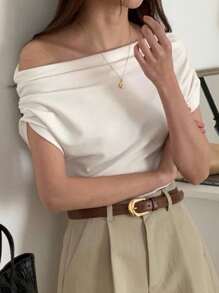 DAZY 女士斜肩褶T恤，简约时尚，适合夏季，露肩上衣 - 白色 - 查看 8