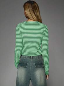 MISSGUIDED Ribbed Crop Button-Front Top Long Sleeve Striped Casual Y2K Basic Slim Fit Spring Summer Fashion Essential - Green - View 2