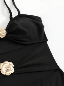 SHEIN Swim Curve Plus Size Solid Color Floral Metal Decor One-Piece Swimsuit, Minimalist Daily Wear Summer Vacation Holiday Beach Swimsuit For Women - Black - View 8