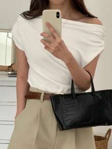 DAZY 女士斜肩褶T恤，简约时尚，适合夏季，露肩上衣 - 白色 - 查看 3
