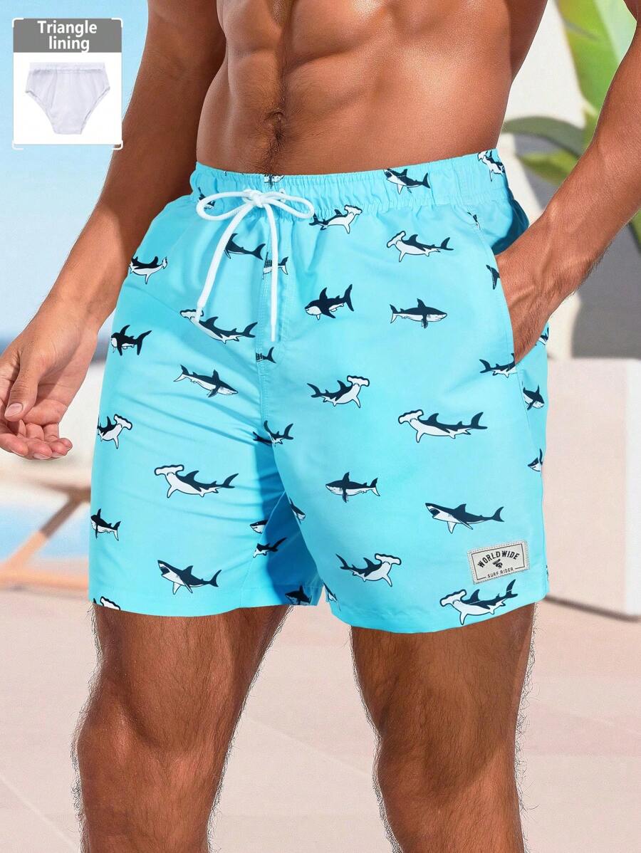 Manfinity Swimmode Shorts informales de playa con estampado total y cierre delantero para hombres, estilo de vacaciones sencillo, hawaiano