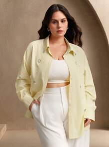 Anewsta 大码女式优雅水钻和珍珠装饰条纹宽松休闲衬衫，适合街头、度假、春季女式衬衫和衬衣 - 黃色 - 查看 6