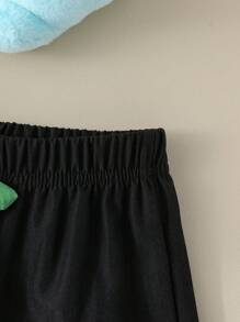 Conjunto de 2 piezas para bebé niño: Camiseta de manga corta con bordado de dinosaurio a rayas y cola 3D, y pantalones cortos de color liso. Conjunto de vestimenta adorable y de moda adecuado para el verano - Multicolor - Ver 4