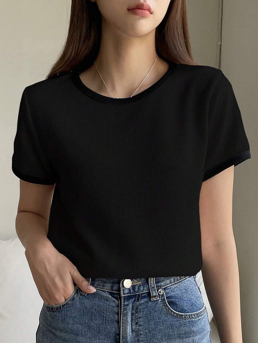DAZY Women's Casual Solid Color Basic Round Neck Short Sleeve T-Shirt, Summer Top - Black - View 1