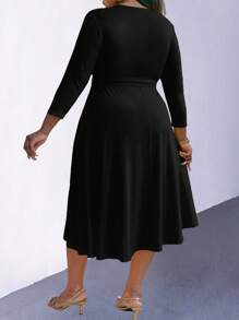 SHEIN Clasi Plus Size Women's Round Neck Tie Waist Dress Maxi Women Outfit