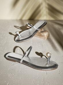 SHUZIA 适合日常穿着的女士简约趾环平底凉鞋 - 銀色 - 查看 2