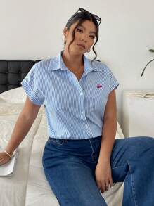 SHEIN Frenchy 大码休闲简约夏季衬衫 - 藍色 - 查看 2