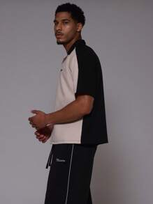 SHEIN X ELOISA & ORSON Musero Camisa de cuello de aviador con botones y logo "Musero" en contraste, de talla grande