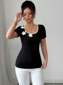Elenzga 女士夏季针织弹力修身方领铆钉花卉休闲优雅 T 恤 - 黑色 - 查看 3