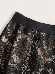 Ellevyn Curvy Plus Size Women's Black Elegant Romantic Lace A-Line Skirt,Black Skirt,Summer Skirts,Skirt>Long,Jupe été,Lace Skirt,Sundress,Summer Outfits For Women,Vacation Outfits Woman,Summer Clothes,Business Casual Woman,Going Out ,Office Outfits For Women,Work Clothes Women,Old Money Style Women,Going Out Outfits - Black - View 4