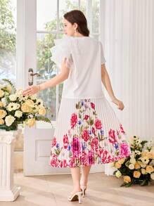 SHEIN 2-częściowy zestaw dla nastolatki: T-shirt z krótkim rękawem i okrągłym dekoltem z falbankami i spódnica plisowana z kwiatowym wzorem, wiązana w talii, wiosna/lato, elegancki, luksusowy, na imprezę, święta, podróż, urodziny - Biały - Zobacz 2