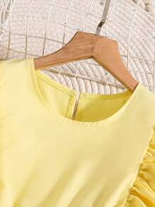 SHEIN Tween Girls' Cap Sleeve Ruffle Hem Crop Top & Pearl Embellished Pants Set - Yellow - View 5