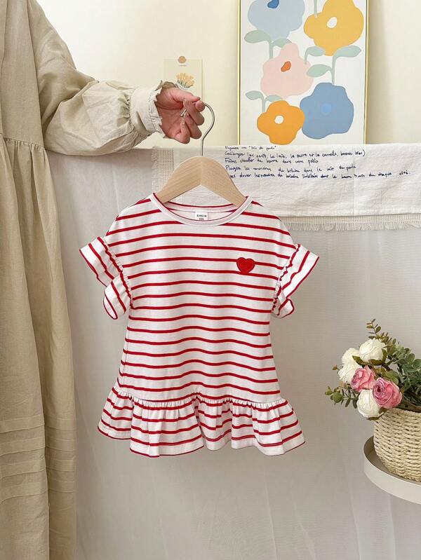 SHEIN Bebeluşă Rochie tricotată cu mânecă scurtă cu dungi în formă de inimă, primăvară/vară