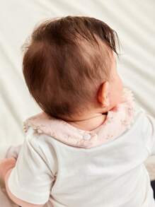 Cozy Pixies 2 件婴儿围嘴，小碎花高品质婚礼季节出牙口水围嘴，公主风格蕾丝边