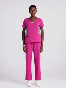 Scrubzie Leopard-Muster V-Ausschnitt mit sechs Taschen Kurzarm Top und Hose / Krankenschwester Uniform Set für Frauen, Krankenschwester Scrubs für Frauen, Krankenschwester Uniform Sets für Frauen, Unentbehrliches Jogger Scrub Set, Pflegeuniform Stretch V-Ausschnitt Top & Kordelzughose, V-Ausschnitt Einstecktop & Kordelzug Straight Leg Hose Frauenset, Krankenschwester Beauty Salon Arbeitskleidung, Klinische Scrubs Set Top und Hose, Spa Arzt Pflege Klinisch Anzug