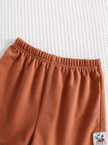 Cozy Pixies 2 件套婴儿男孩套装：椰子树图案针织柔软圆领短袖上衣和松紧腰短裤 - 彩色 - 查看 10