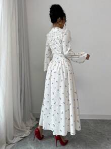 Modelyn Robe femme à manches longues boutonnée en forme de A avec volants, imprimé floral tissé - Bleu azur - Voir 2