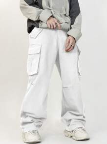 Manfinity EZcore 宽松版型男士翻盖口袋侧宽松白色工装裤，秋季