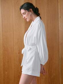 Uhlyne Satin Collared V-hals Lantern Sleeve Belted Elegant Romper - Vitt - Visa 6