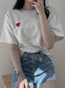 DAZY Women Round Neck Embroidered Color Block Heart Simple Pattern T-Shirt Cute Tops