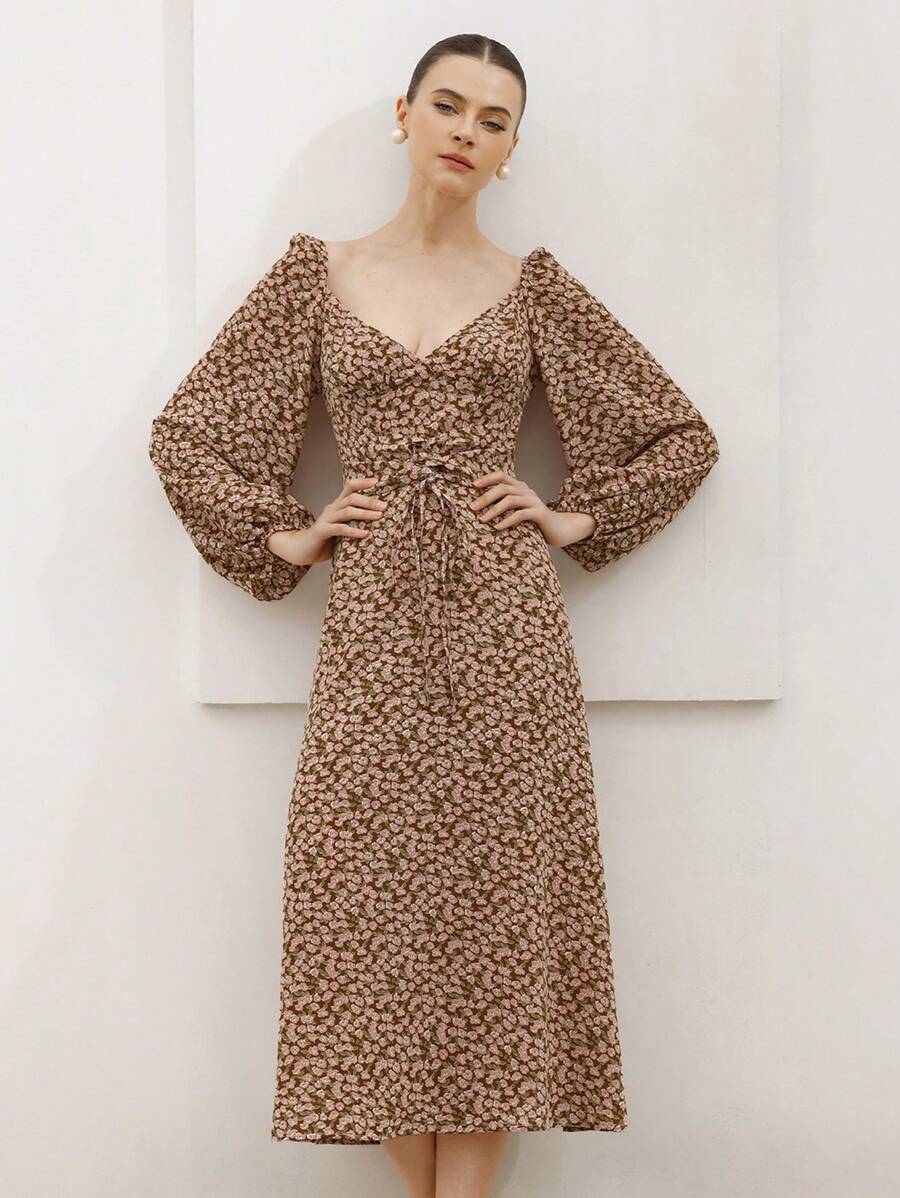 Aveloria Rosie Rosie 复古碎花束腰鸡心领长裙，春夏波西米亚风度假时尚风格，适合春秋季节