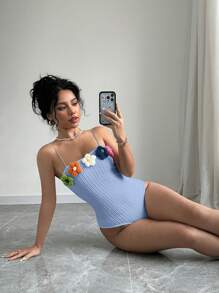 Chiquease Canotta decorata con fiori 3D da donna
