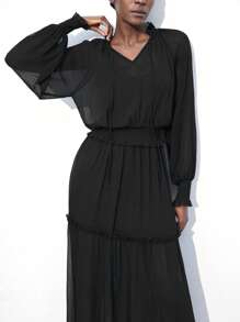 Maija Vestido Longo de Manga Longa Solto com Decote em V Pregueado, Cintura Elástica e Acabamento Plissado, Estilo Boêmio Simples, Mas Elegante para Férias - Preto - Visão 6