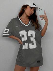 SHEIN EZwear 夏季休闲运动字母与数字图案灰色宽松V领短袖T恤连衣裙 - 灰色 - 查看 4
