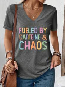 SHEIN LUNE Camiseta de manga corta con cuello en V, informal, de tallas grandes para mujeres, con estampado de letras inspiradas en la cafeína de diseño sencillo y colorido