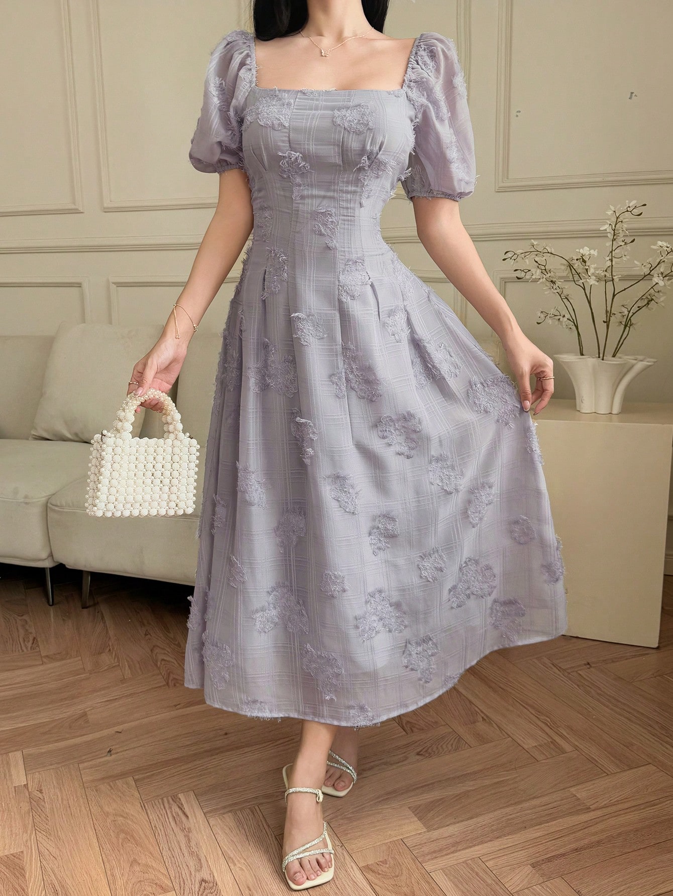 DAZY فستان نسائي طول الركبة بطبعات زهرية ملمسية لل...