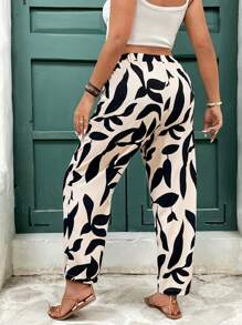 SHEIN Frenchy 大码植物印花休闲喇叭裤 - 彩色 - 查看 4