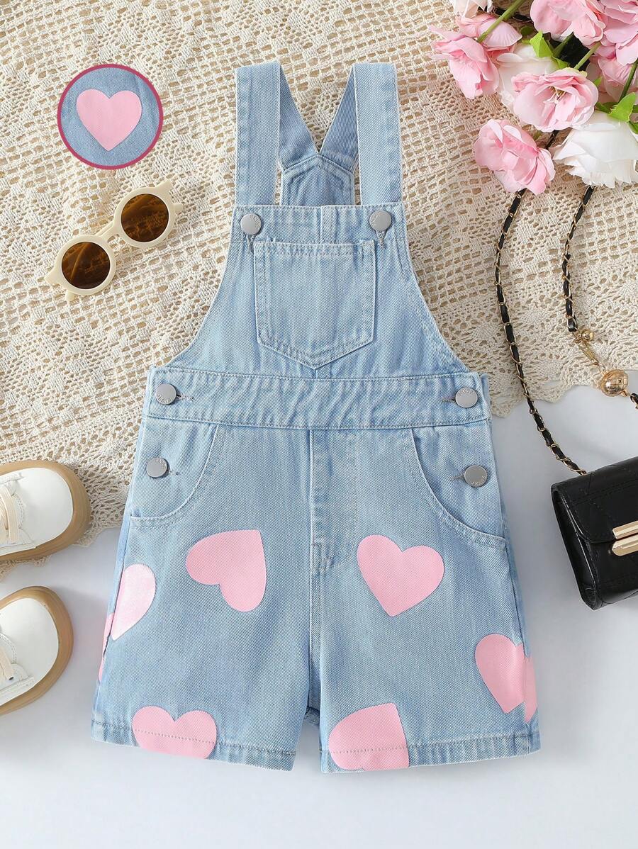 年轻女孩牛仔背带裤，心形印花，粉色，舒适，百搭，休闲，简约，学院风