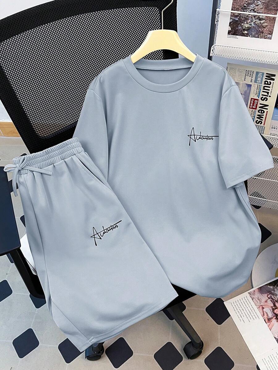 SHEIN 2 件套青少年男童休闲百搭舒适极具吸引力字母印花短袖 T 恤和短裤套装，都市休闲风格 - 藍色 - 查看 1