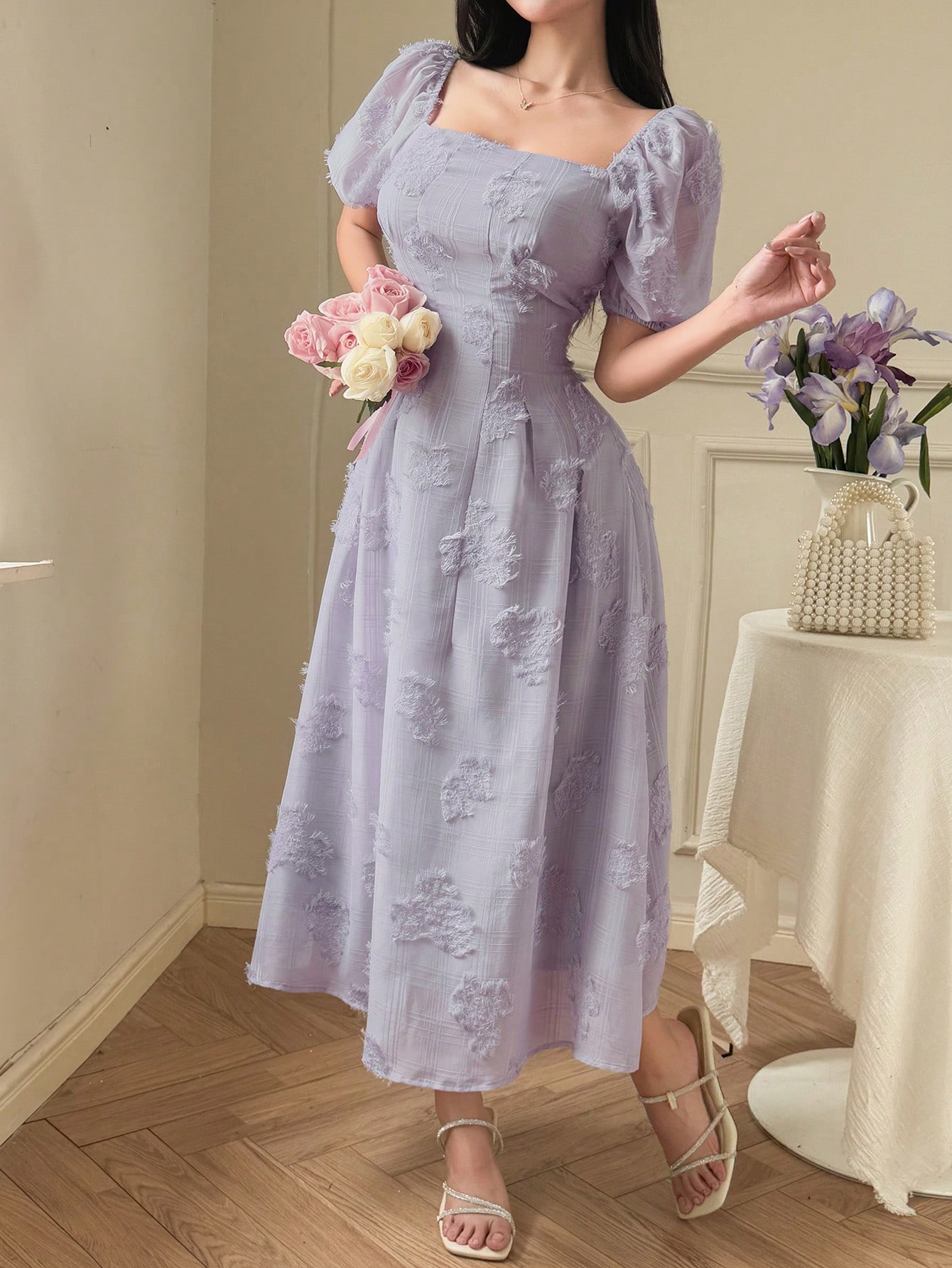 DAZY فستان نسائي طول الركبة بطبعات زهرية ملمسية لل...