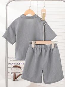 年轻男孩夏季新款前印花翻领半拉链宽松短袖上衣和休闲短裤套装，时尚运动简约装 - 灰色 - 查看 2