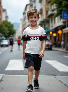 年轻男孩夏季休闲百搭条纹字母印花圆领短袖 T 恤和短裤 2 件套装