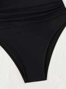 SHEIN Atuendo de verano para la playa para mujer, parte superior con estampado floral aleatorio combinada con pantalones fruncidos de unicolor, elegante traje de baño de una pieza